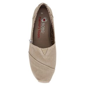 New Bobs Sz 9 tan slip on mules